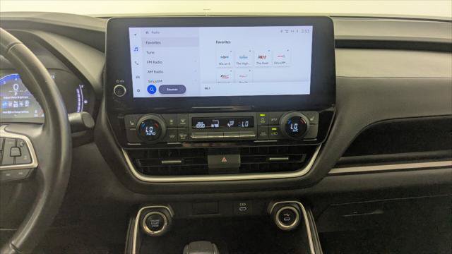 Used 2025 Toyota Grand Highlander AWD image 30