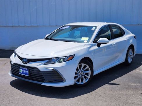 Used 2022 Toyota Camry LE AWD/4WD image 1