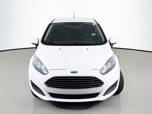 Used 2018 Ford Fiesta SE image 2