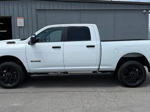 Used 2025 RAM 2500 Big Horn AWD/4WD image 3
