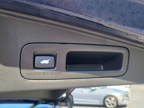 Used 2020 Honda CR-V Touring image 5