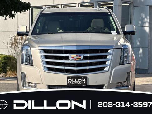 Used 2015 Cadillac Escalade ESV Luxury AWD/4WD image 9