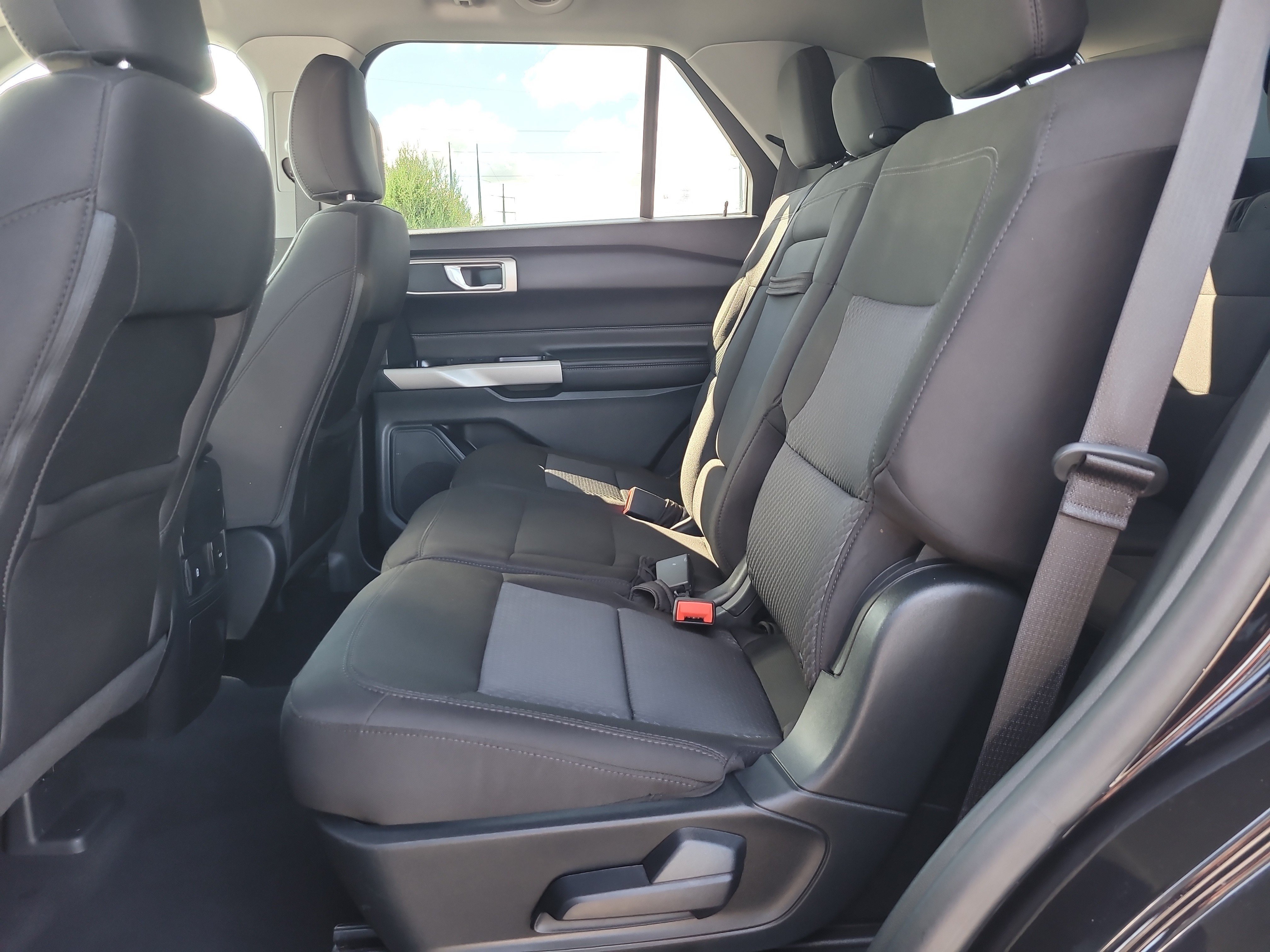 Used 2023 Ford Explorer XLT RWD image 11