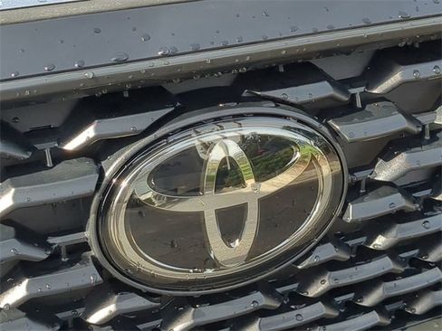 Used 2023 Toyota Corolla Cross L image 13