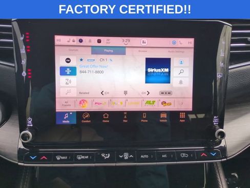 Certified 2024 Jeep Wagoneer Series II w/ Flexible Seating Group image 15