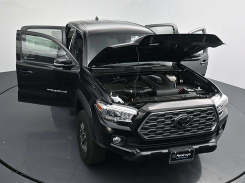 Used 2023 Toyota Tacoma TRD Off-Road AWD/4WD image 38