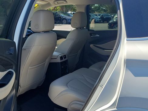 Used 2019 Buick Envision Essence FWD image 14