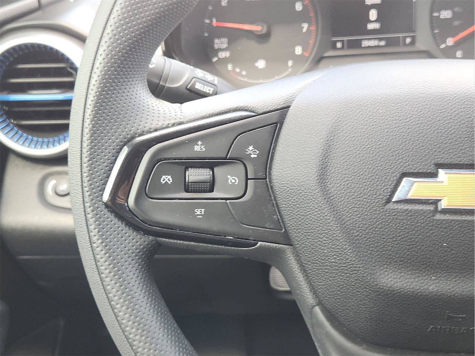 Used 2025 Chevrolet Trax LS FWD image 27
