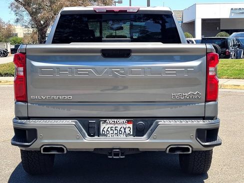 Used 2024 Chevrolet Silverado 1500 High Country w/ Z71 Off-Road Package AWD/4WD image 5