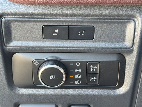 Used 2024 Ford Expedition Limited image 18