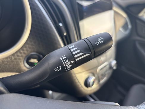 Used 2024 Chevrolet Malibu LT image 18