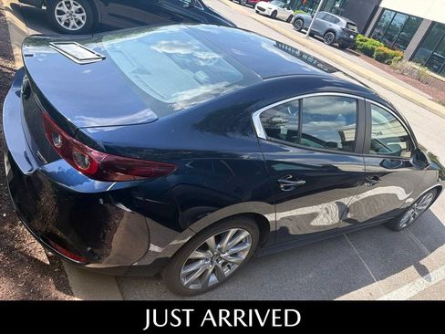Used 2023 MAZDA MAZDA3 s FWD image 9