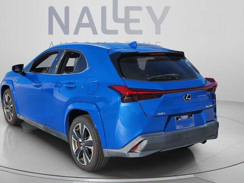 Used 2022 Lexus UX 200 w/ Premium Package FWD image 3