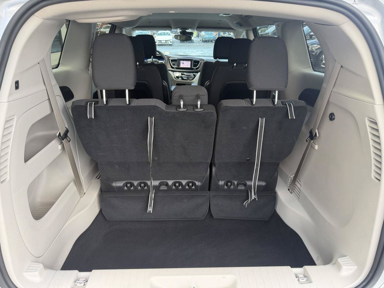 Used 2024 Chrysler Voyager LX FWD image 23