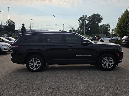 Used 2022 Jeep Grand Cherokee L Limited AWD/4WD image 9