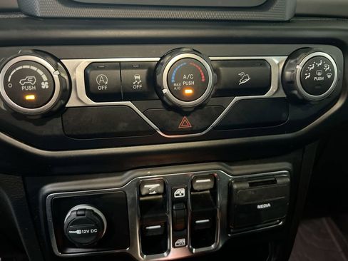 Used 2020 Jeep Wrangler Unlimited Sport S AWD/4WD image 16