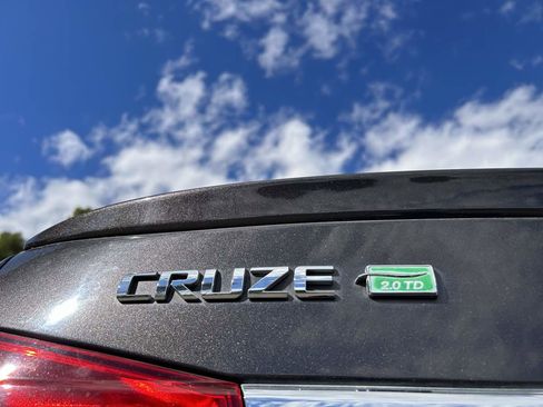 Used 2014 Chevrolet Cruze Diesel image 10