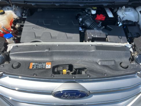 Used 2018 Ford Edge SEL AWD/4WD image 38