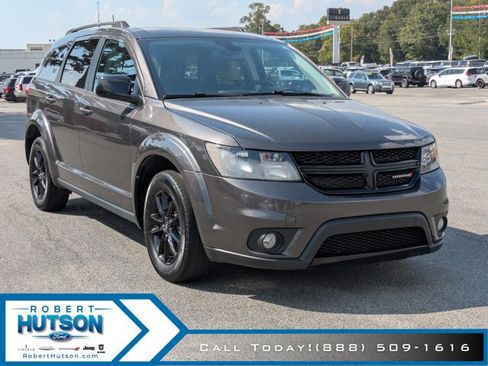 Used 2019 Dodge Journey SE w/ Premium Group image 4