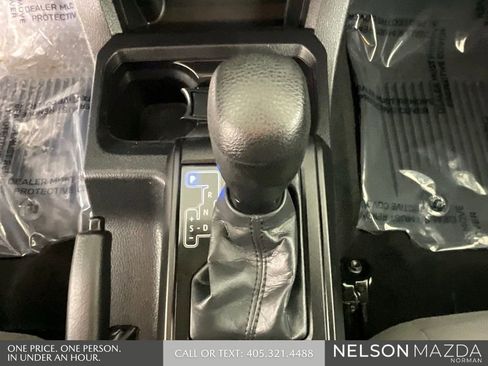 Used 2022 Toyota Tacoma SR AWD/4WD image 37