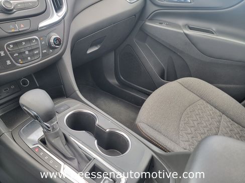 Used 2024 Chevrolet Equinox LT FWD image 27