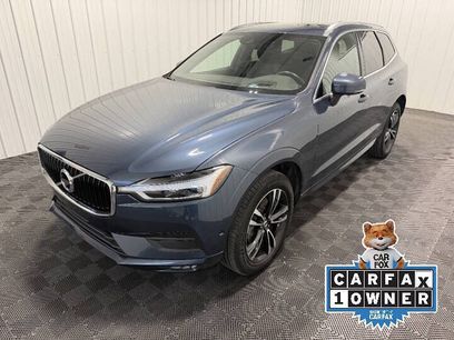 Used 2019 Volvo XC60 T5 Momentum w/ Multimedia Package