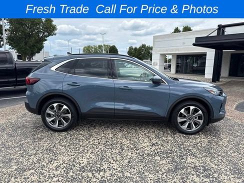 Used 2023 Ford Escape Platinum AWD/4WD image 5