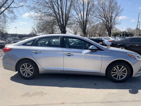 Used 2016 Hyundai Sonata SE w/ Cargo Package image 4