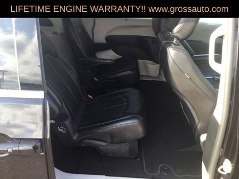 Certified 2024 Chrysler Pacifica Touring-L FWD image 12