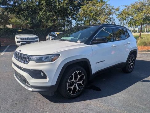 Used 2025 Jeep Compass Limited AWD/4WD image 7