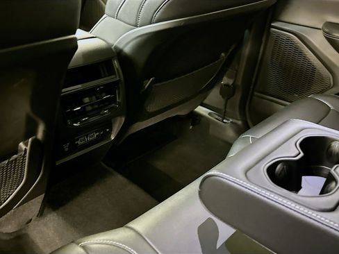 Used 2023 Jeep Grand Cherokee Limited image 28