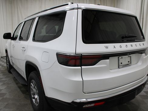 Used 2024 Jeep Wagoneer 4WD image 34