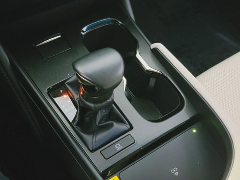 Certified 2025 Lexus ES 350 w/ Premium Package FWD image 24