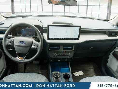Certified 2025 Ford Maverick XLT w/ XLT Luxury Package AWD/4WD image 5