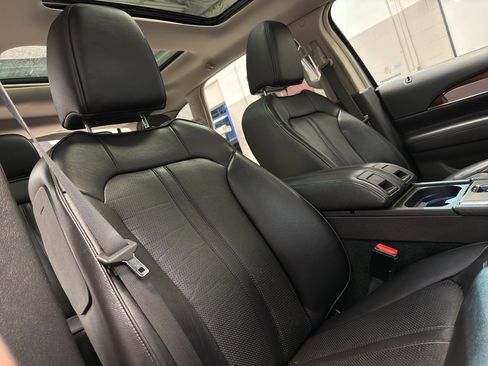 Used 2012 Lincoln MKX AWD image 22