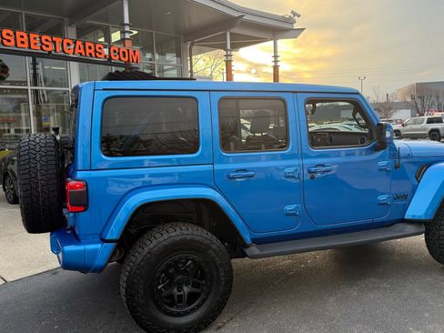 Used 2022 Jeep Wrangler Unlimited Sahara image 3