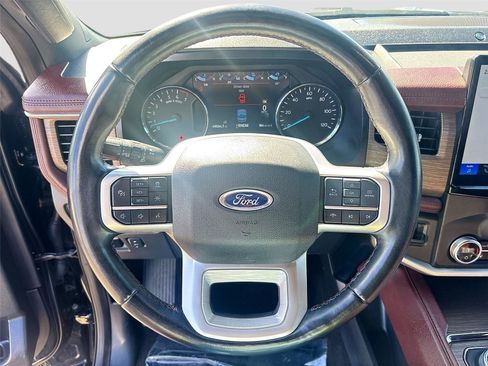 Used 2023 Ford Expedition Limited image 12
