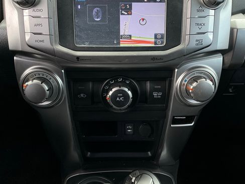 Used 2014 Toyota 4Runner SR5 image 27