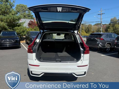 Certified 2023 Volvo XC60 B5 Plus w/ Climate Package image 21
