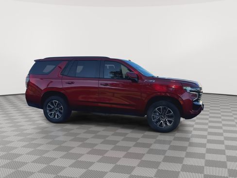 Used 2023 Chevrolet Tahoe Z71 w/ Luxury Package AWD/4WD image 2