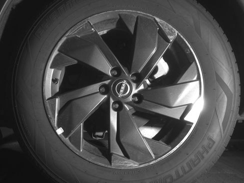 Used 2025 Nissan Rogue SV FWD image 14