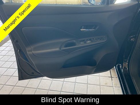 Used 2025 Nissan Versa SV FWD image 9