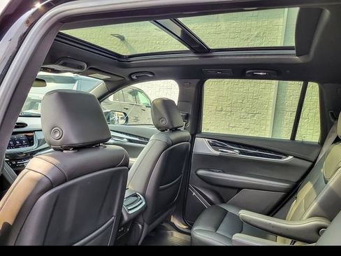 Certified 2023 Cadillac XT6 Premium Luxury w/ LPO, Floor Liner Package AWD/4WD image 15