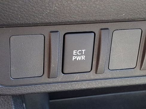 Used 2020 Toyota Tacoma SR5 AWD/4WD image 24