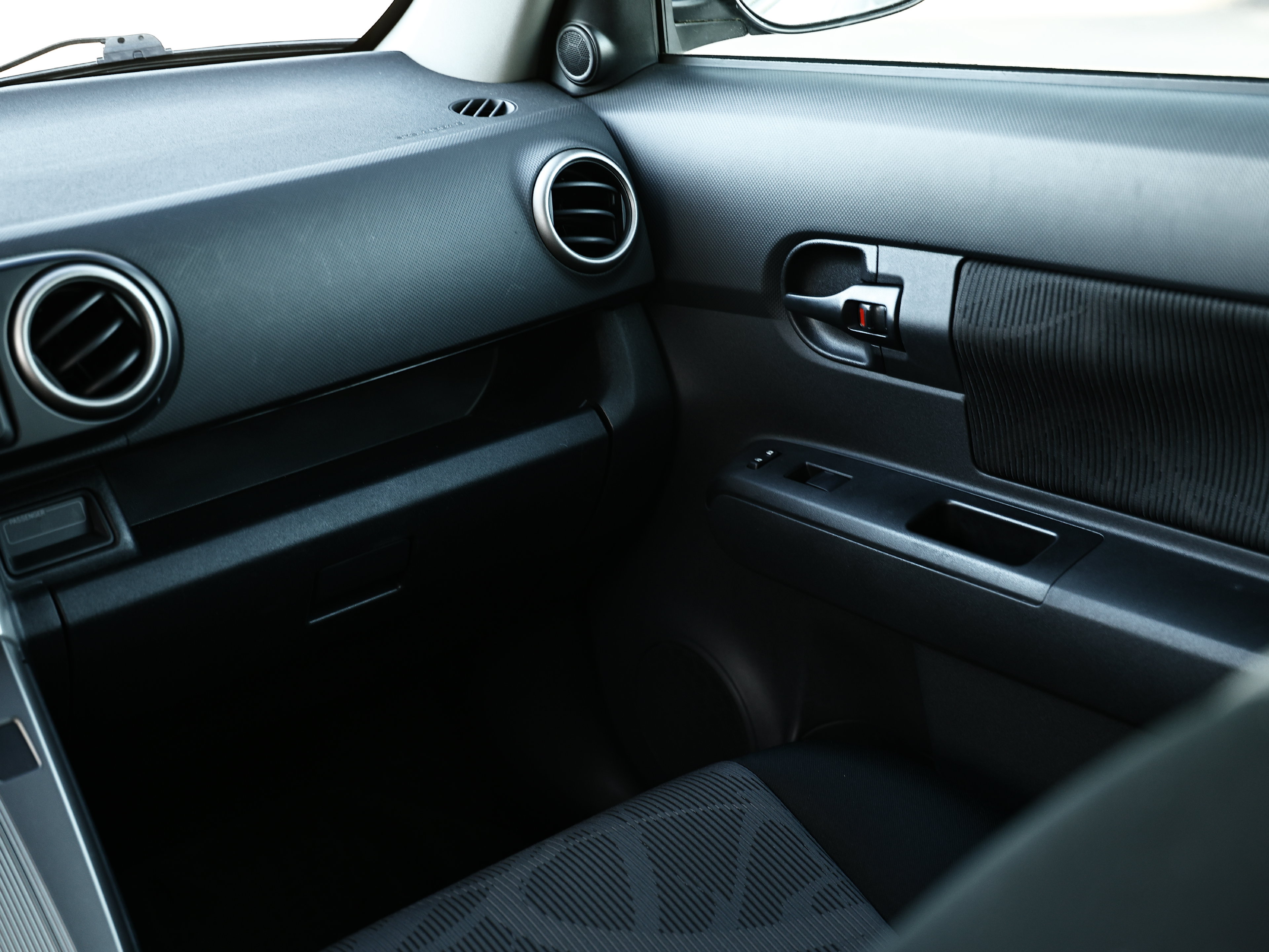 Used 2013 Scion xB FWD image 28