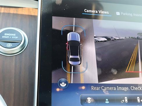 Used 2025 Mercedes-Benz C 300 4MATIC Sedan image 54