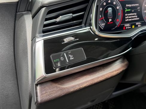 Used 2019 Audi Q8 Prestige w/ Luxury Package AWD/4WD image 28