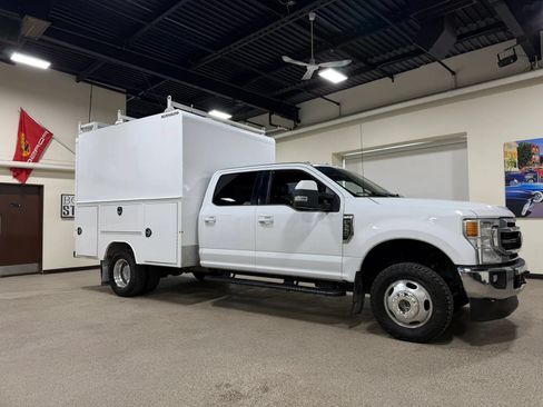 Used 2020 Ford F350 4x4 Crew Cab DRW Super Duty image 3