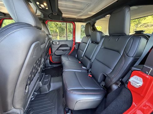 Used 2021 Jeep Wrangler Unlimited Rubicon image 24