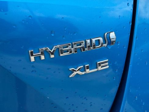 Used 2021 Toyota Prius XLE FWD image 13